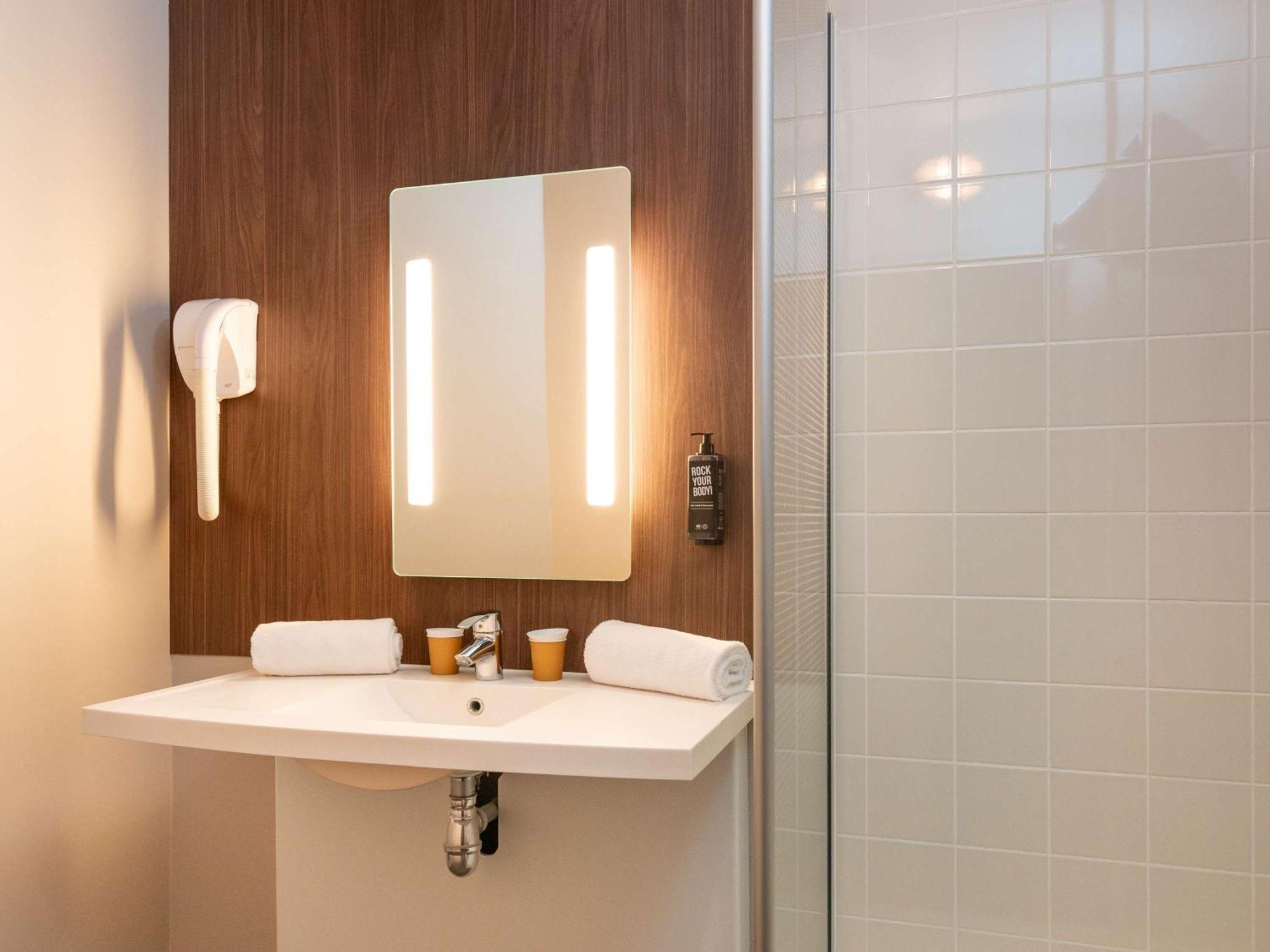 Hotel Ibis Styles Rouen Parc Expos Zenith Saint-Étienne-du-Rouvray Esterno foto